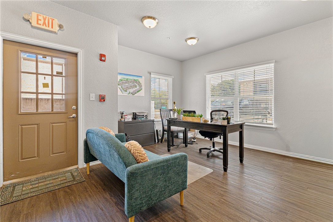 1407 Sidney Baker St Property Photo 4