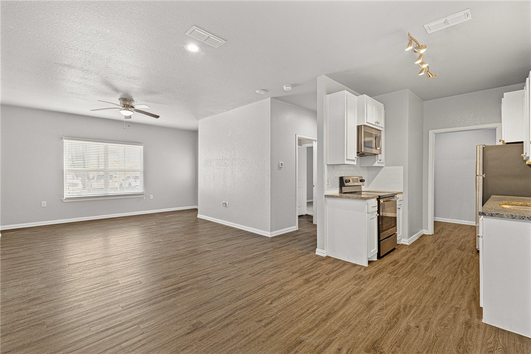 1407 Sidney Baker St Property Photo 17
