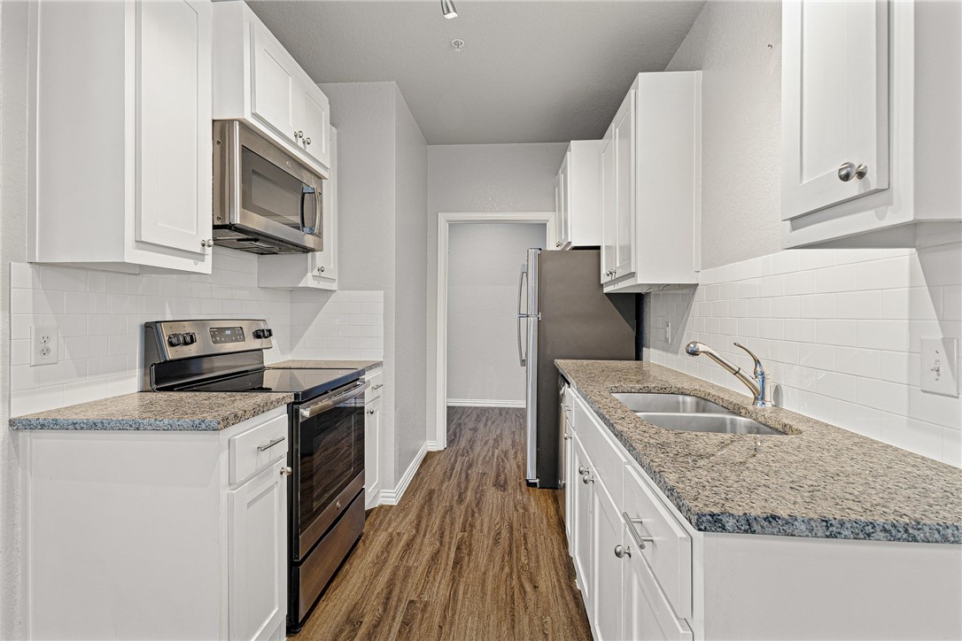 1407 Sidney Baker St Property Photo 18
