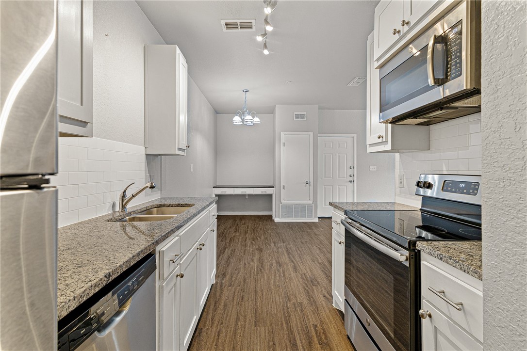 1407 Sidney Baker St Property Photo 19