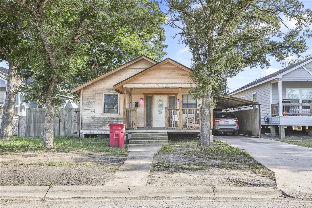 522 E Avenue D Property Photo 1