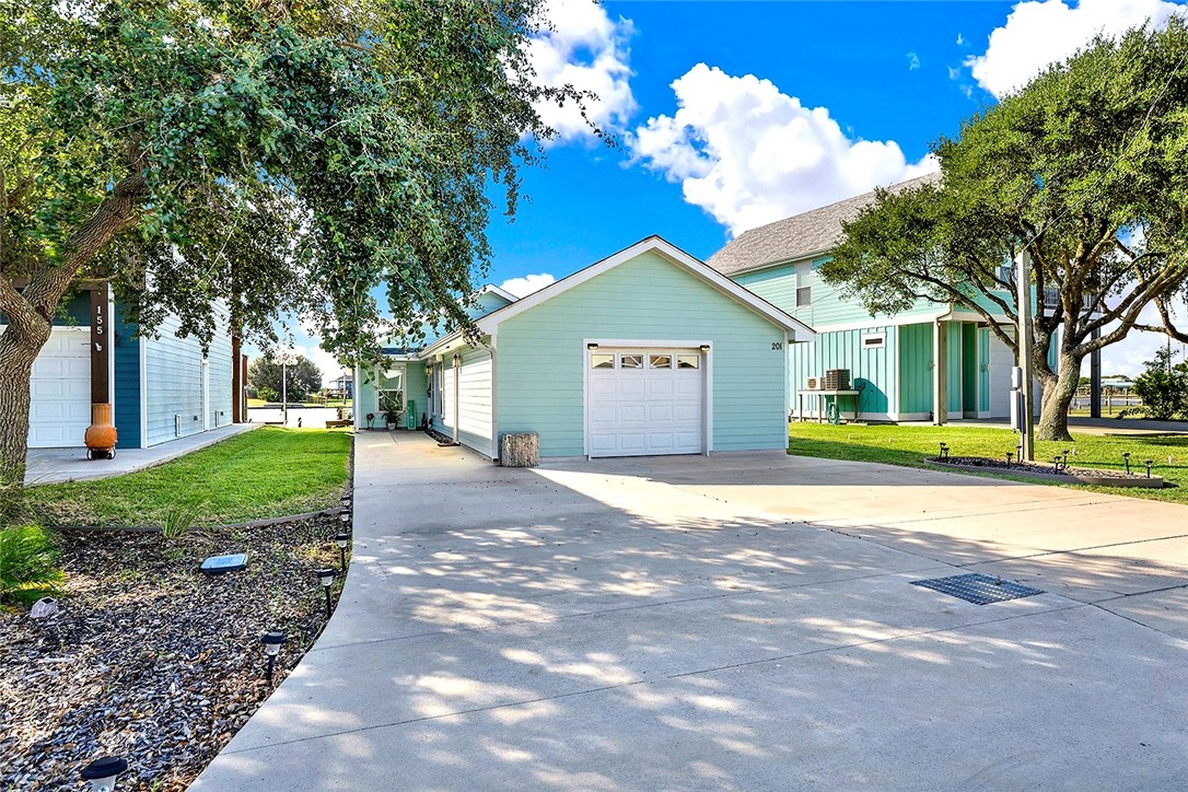 201 Ridge Harbor Dr Property Photo 4