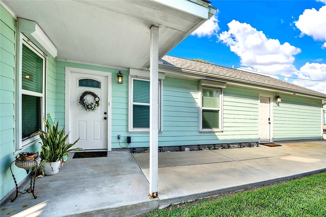 201 Ridge Harbor Dr Property Photo 6