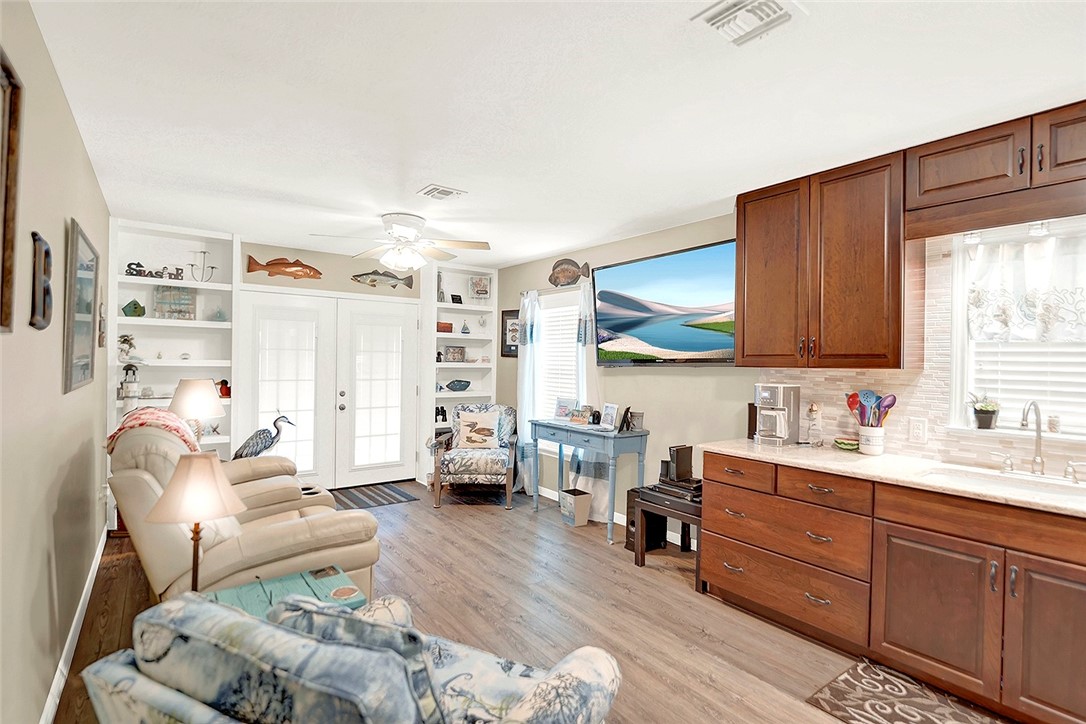 201 Ridge Harbor Dr Property Photo 14