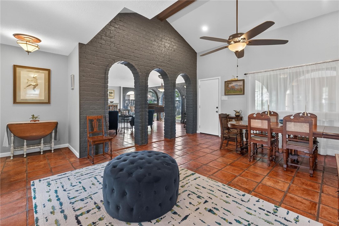 402 Sharon Dr Property Photo 3