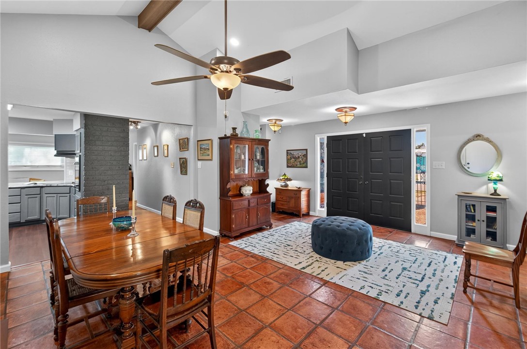 402 Sharon Dr Property Photo 9