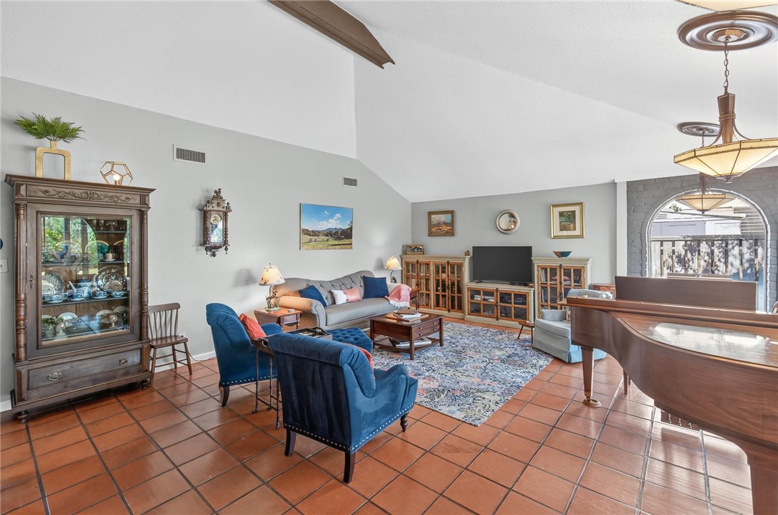 402 Sharon Dr Property Photo 10