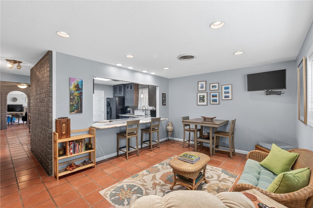 402 Sharon Dr Property Photo 14