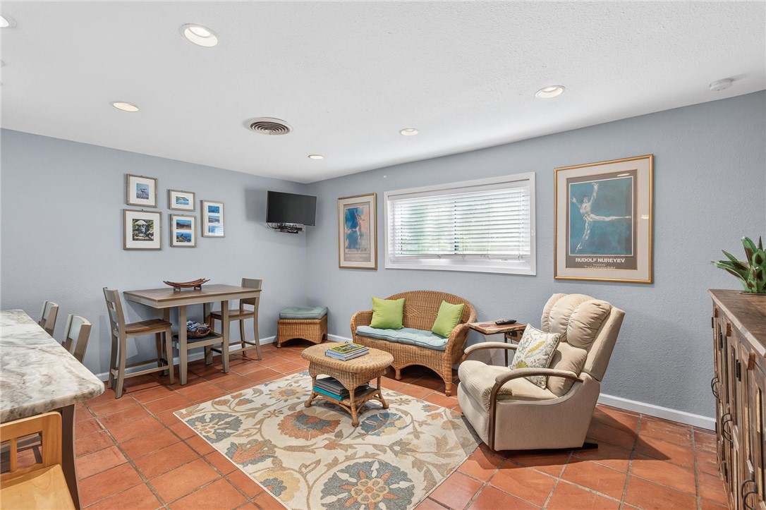 402 Sharon Dr Property Photo 15