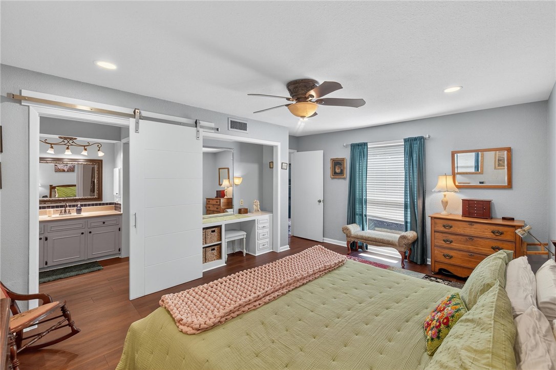 402 Sharon Dr Property Photo 17