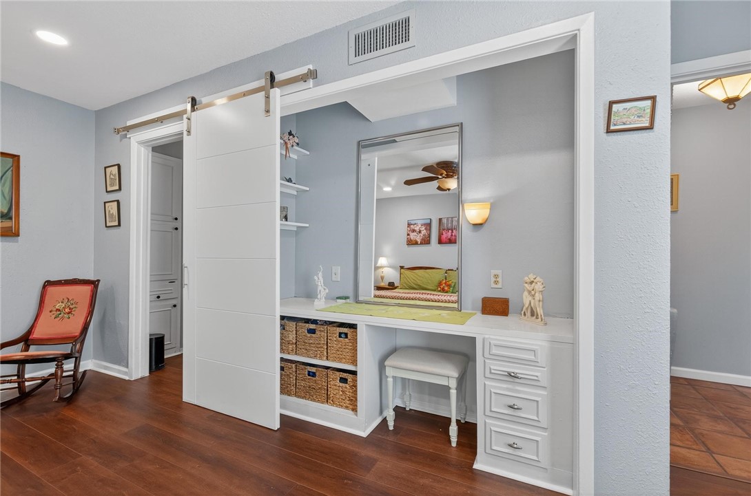 402 Sharon Dr Property Photo 18