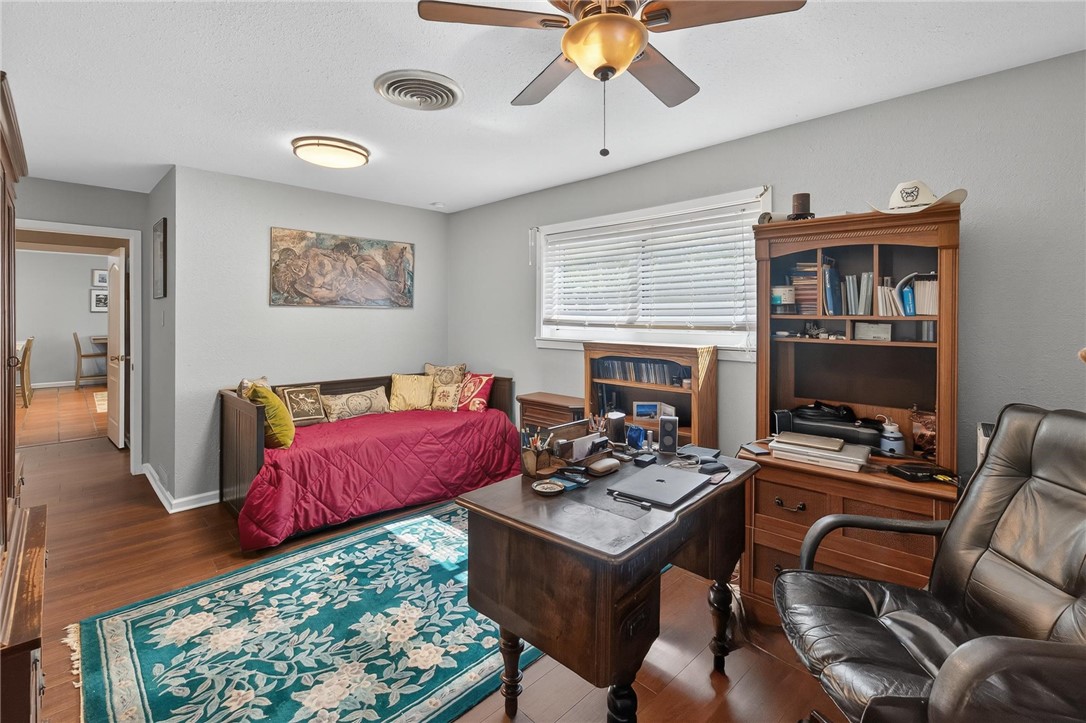 402 Sharon Dr Property Photo 24