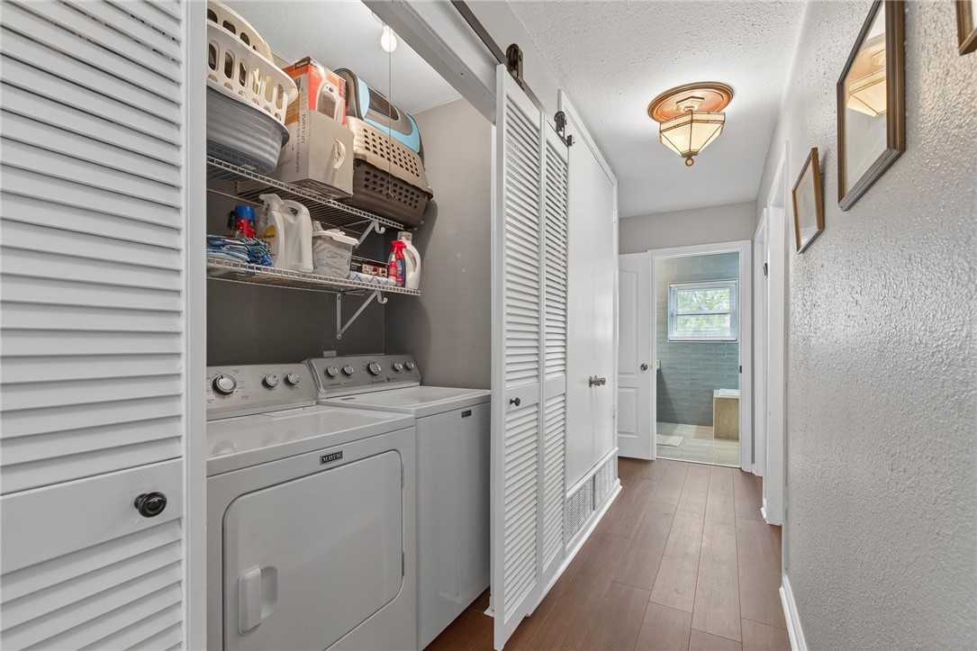 402 Sharon Dr Property Photo 25