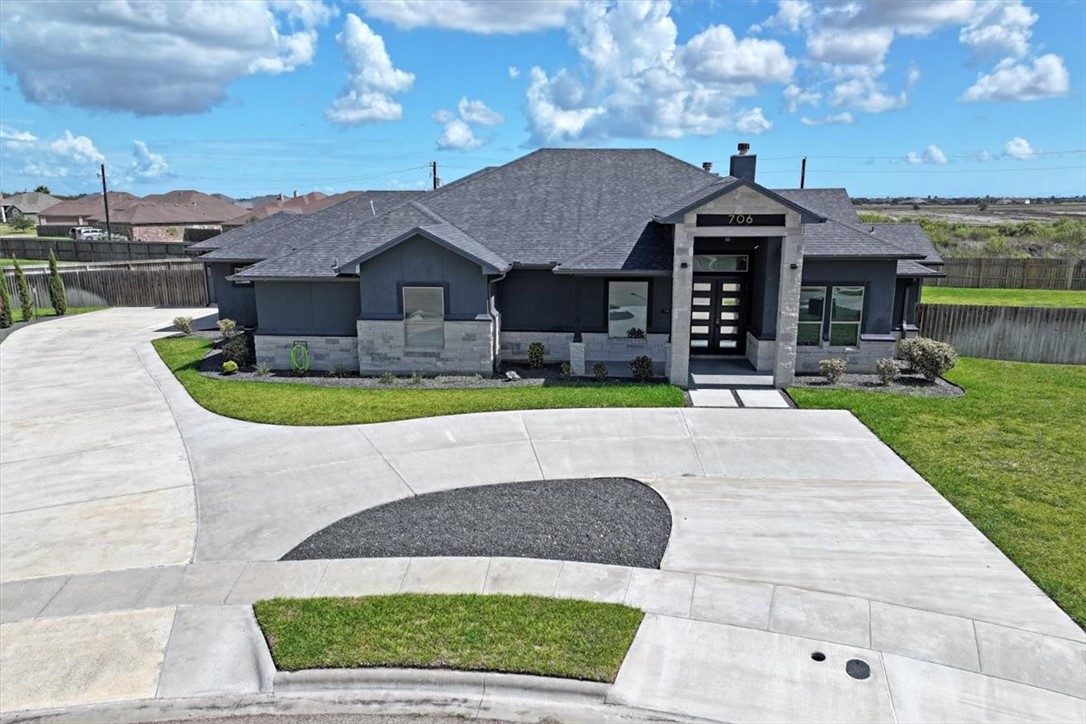 706 Eagle Creek Ct Property Photo 1