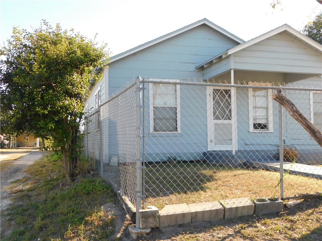 811 E B Ave Property Photo 2