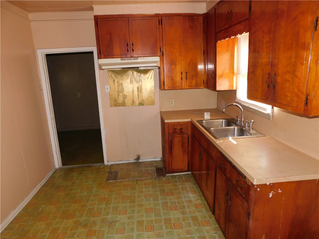 811 E B Ave Property Photo 5