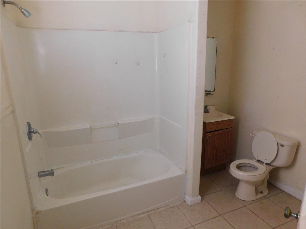 811 E B Ave Property Photo 6