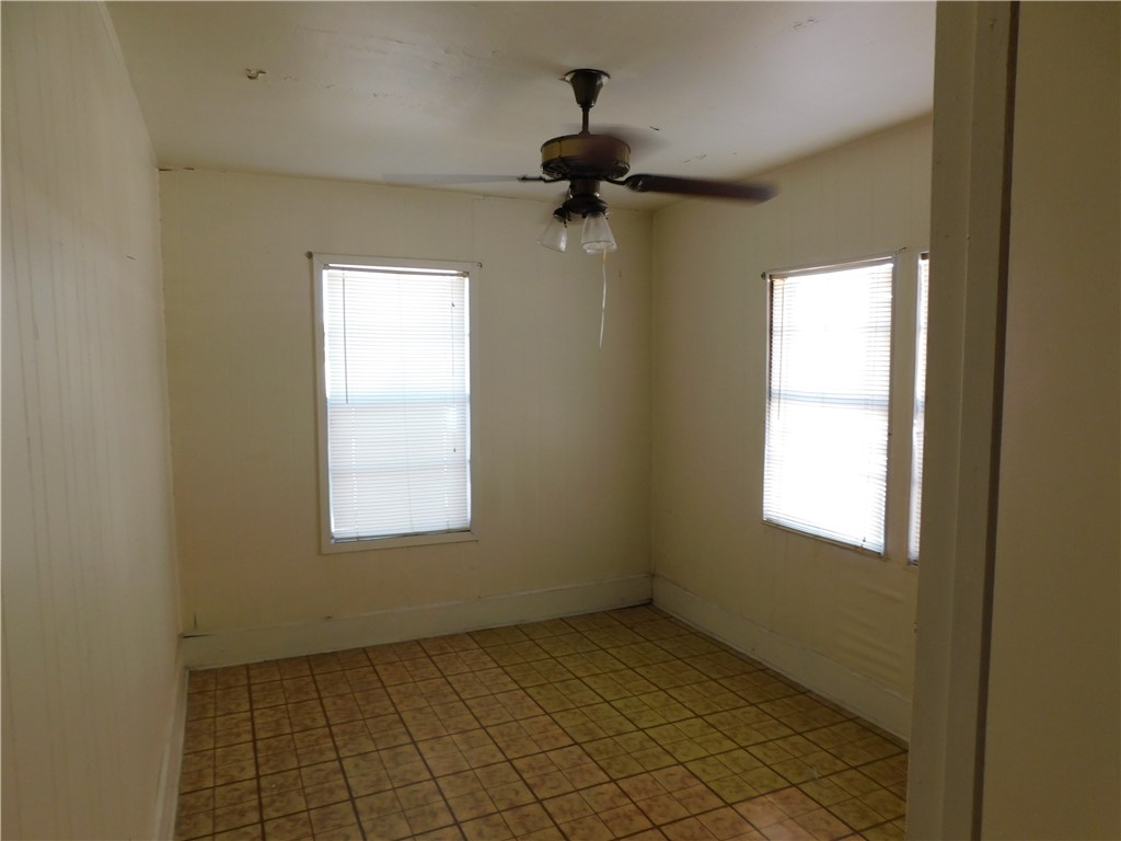 811 E B Ave Property Photo 8