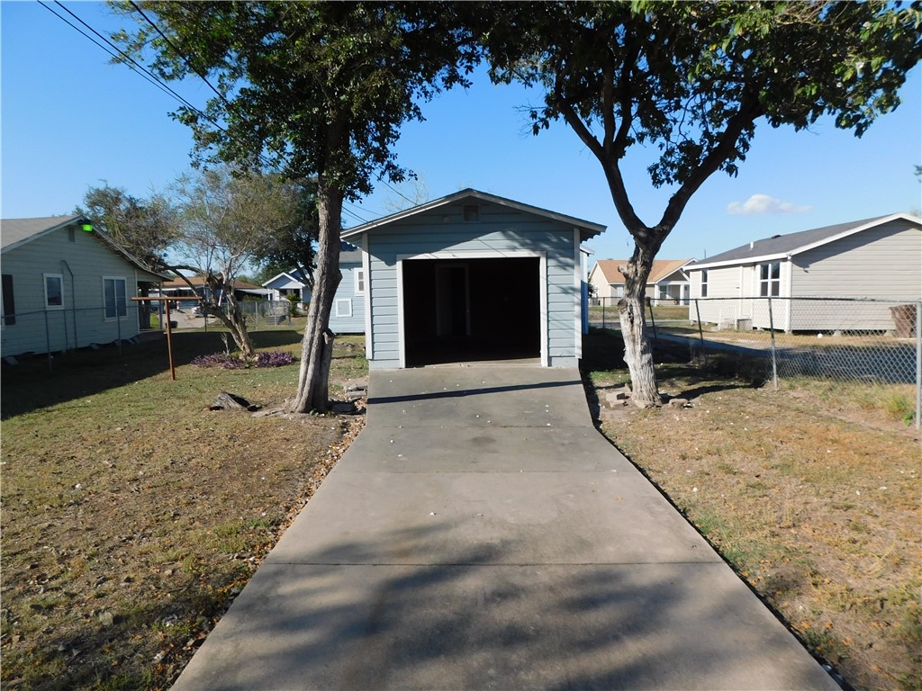 811 E B Ave Property Photo 12