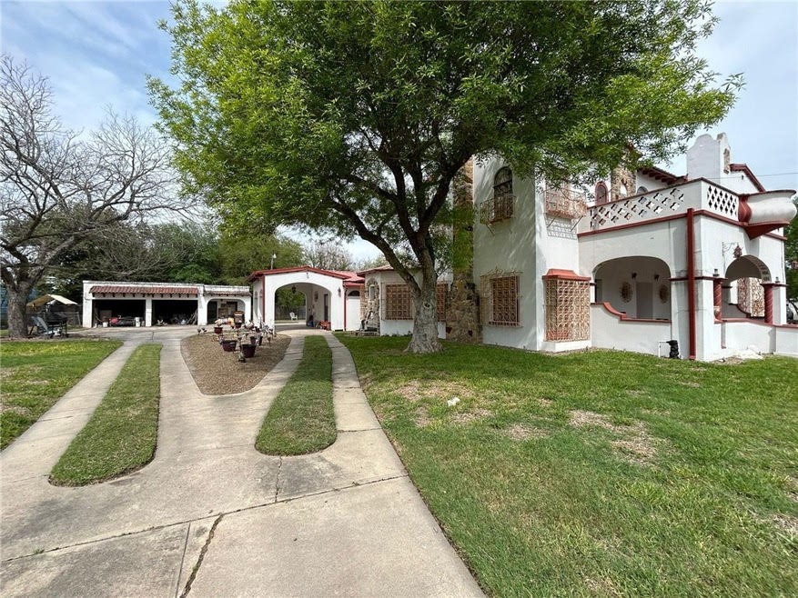 400 W Saint Charles Ave Property Photo 3