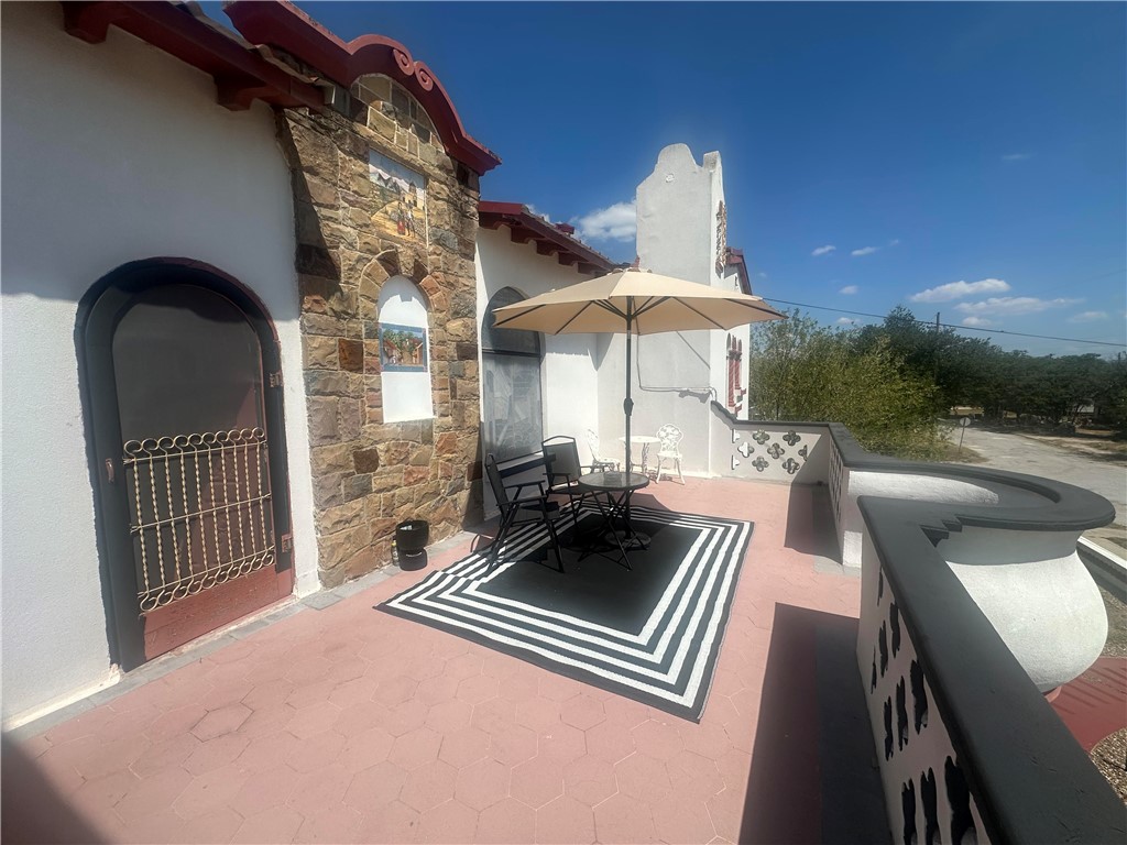 400 W Saint Charles Ave Property Photo 5