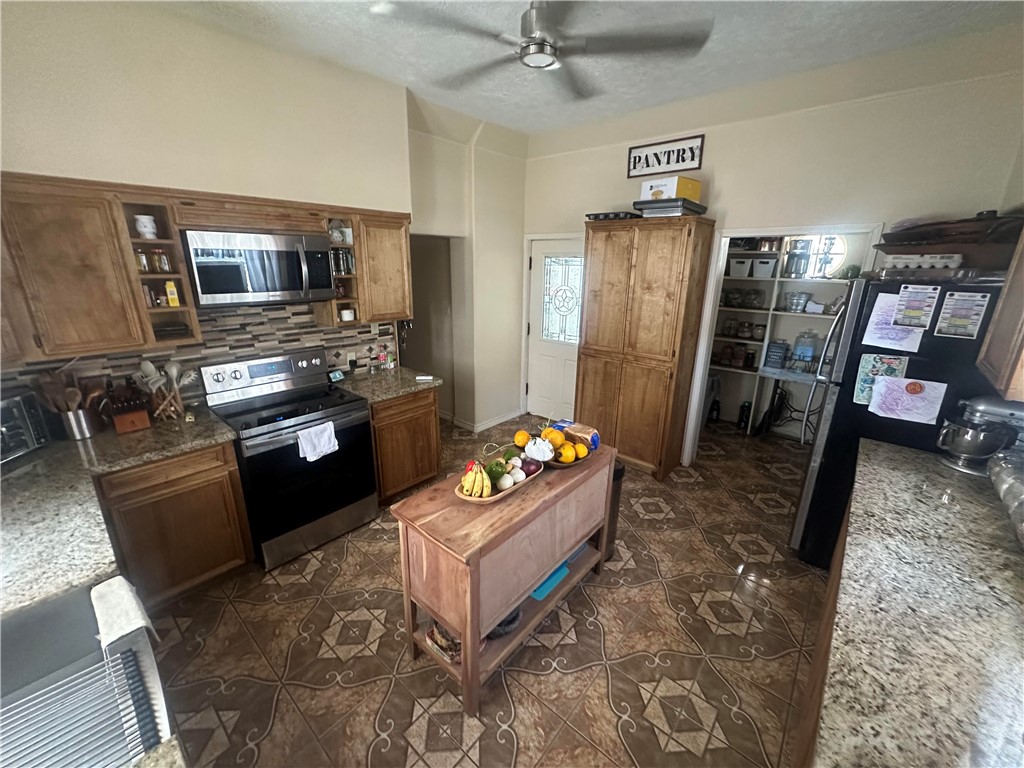 400 W Saint Charles Ave Property Photo 15