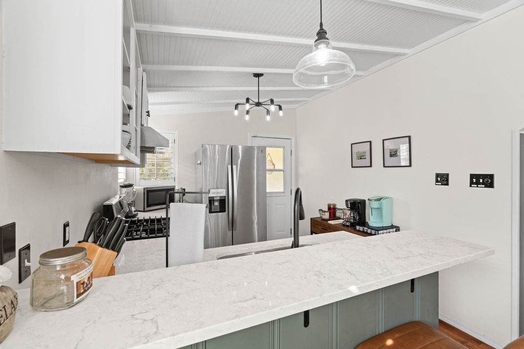 1027 N Austin St Property Photo 13