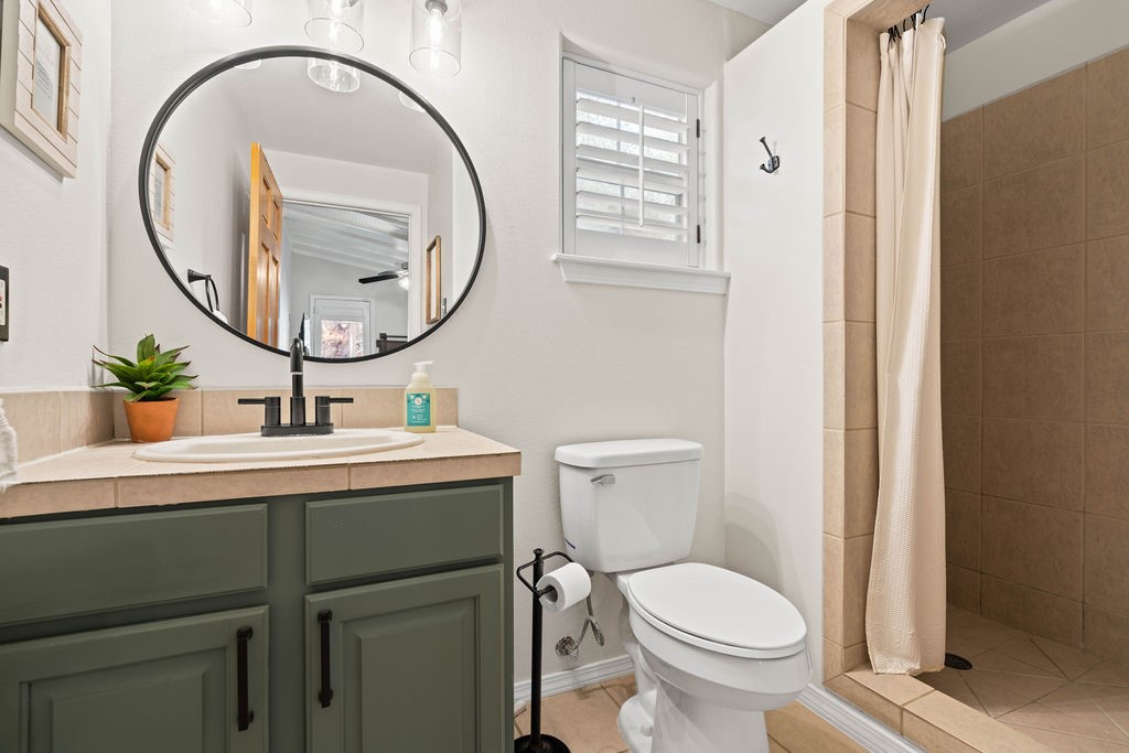 1027 N Austin St Property Photo 20