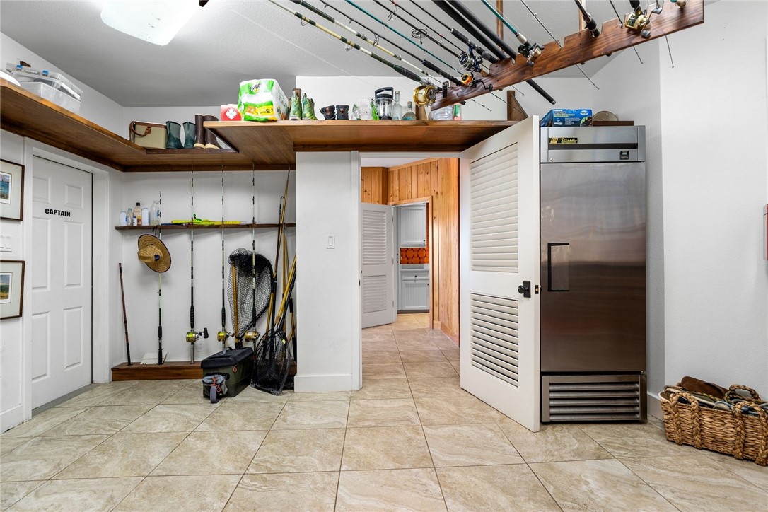 1024 Private Road D Property Photo 26