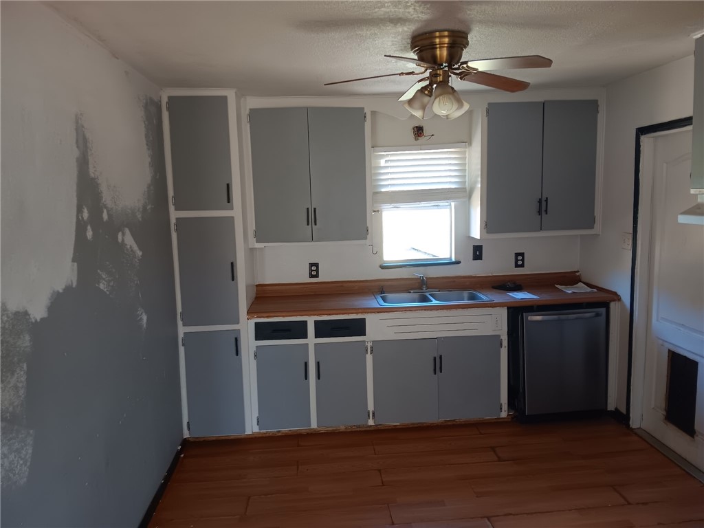 3814 Sweet Bay Dr Property Photo 4