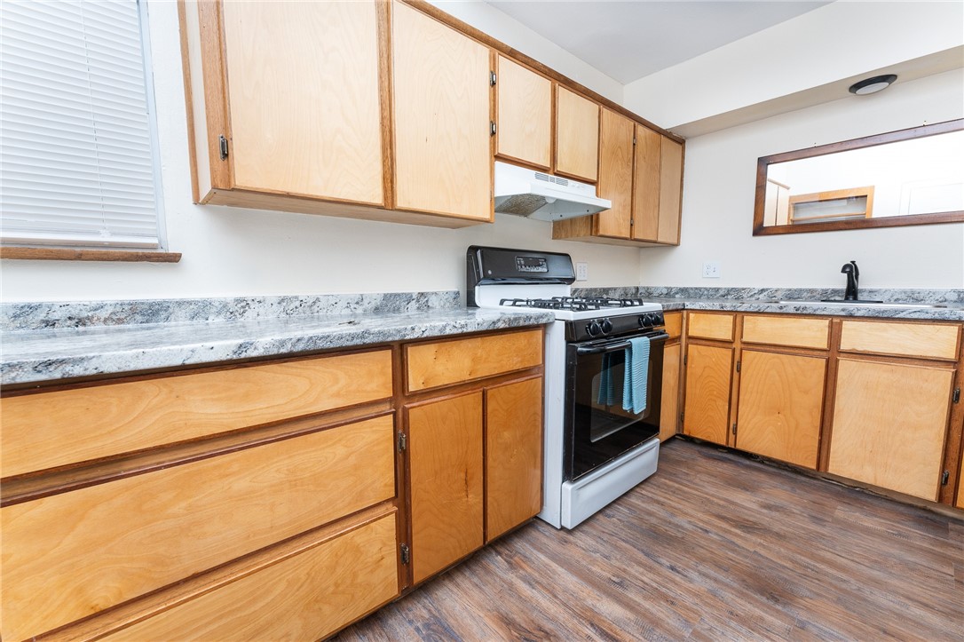 3606 Marion St Property Photo 4