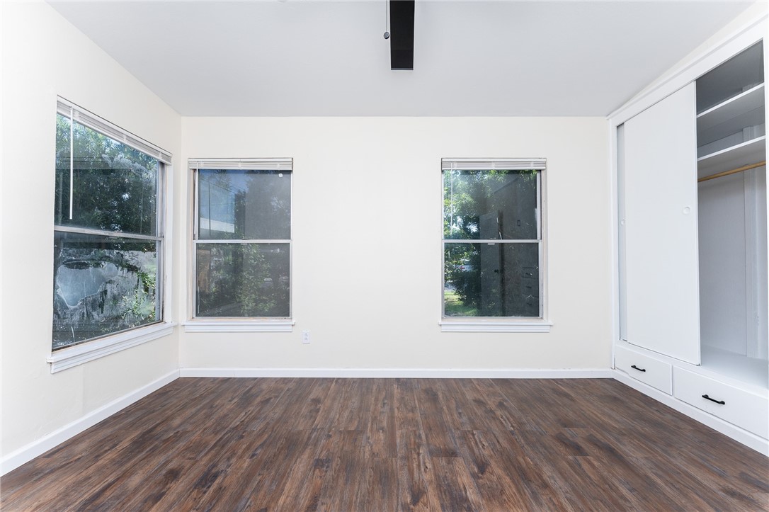 3606 Marion St Property Photo 10