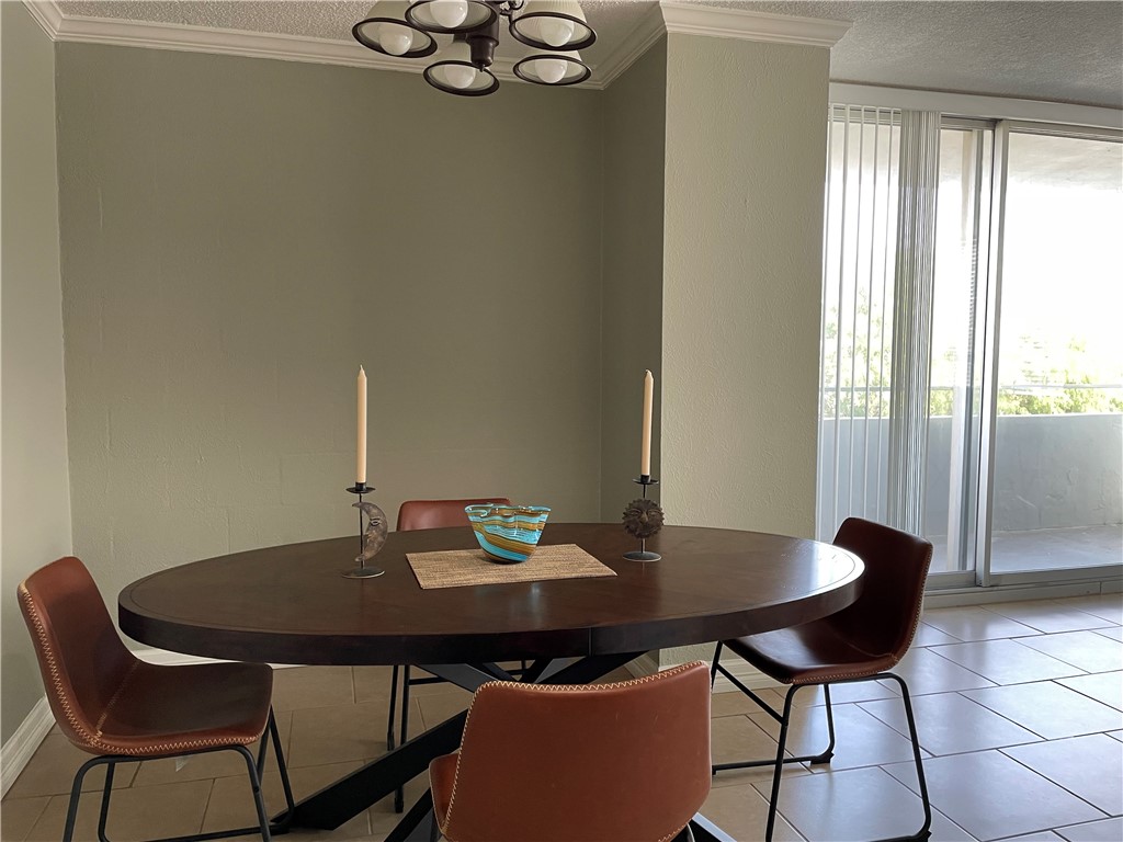 715 S Upper Broadway St 202 Property Photo 7