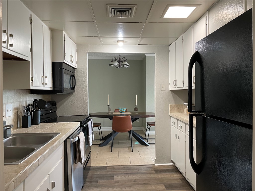 715 S Upper Broadway St 202 Property Photo 10