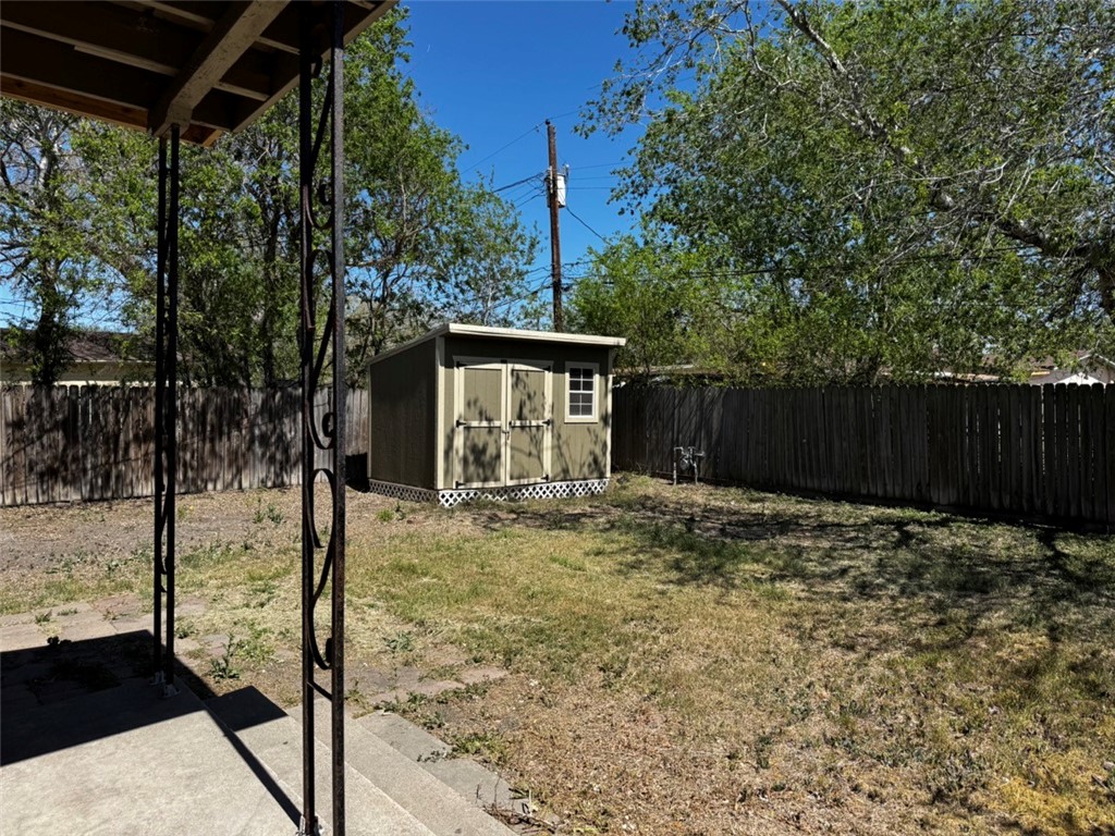 5314 Navarro St Property Photo 3