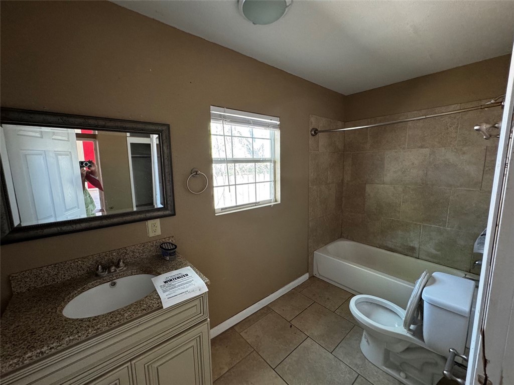 5314 Navarro St Property Photo 6