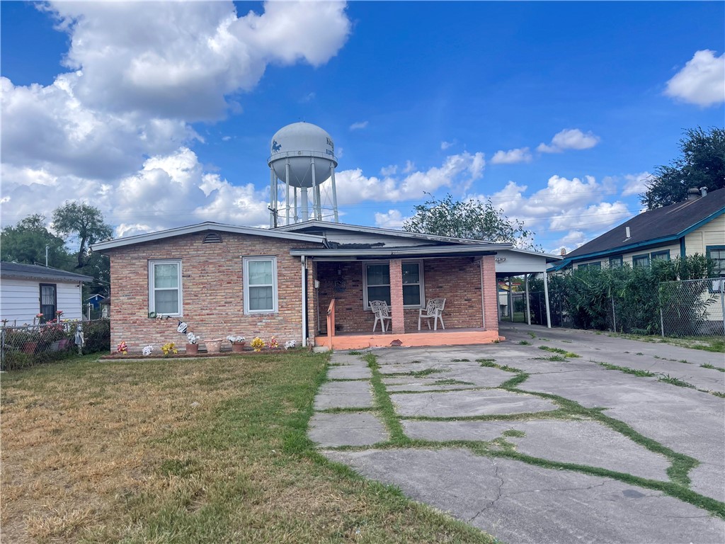 826 E Lott Ave Property Photo 1