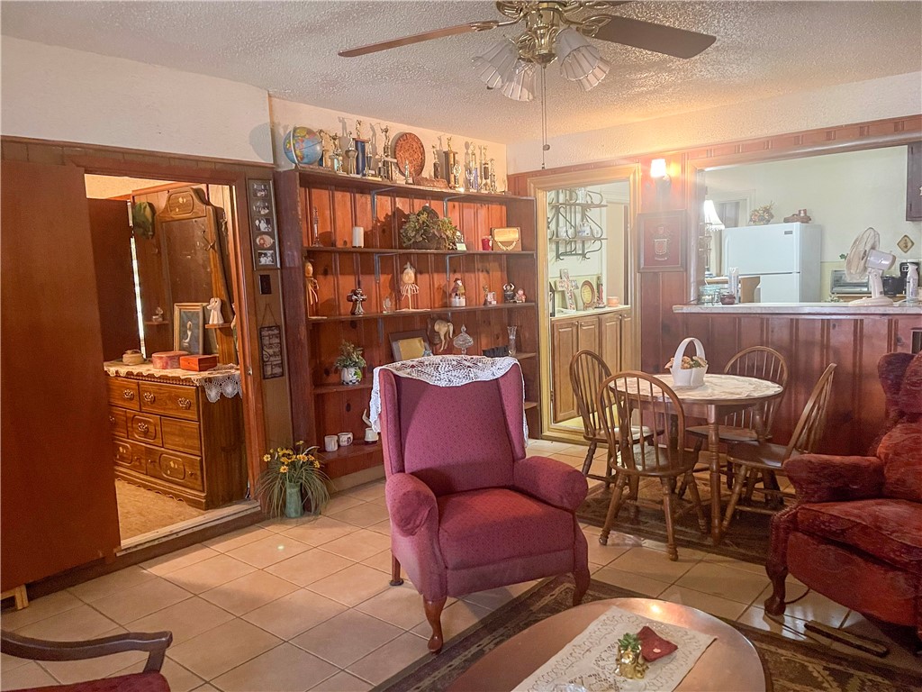 826 E Lott Ave Property Photo 7