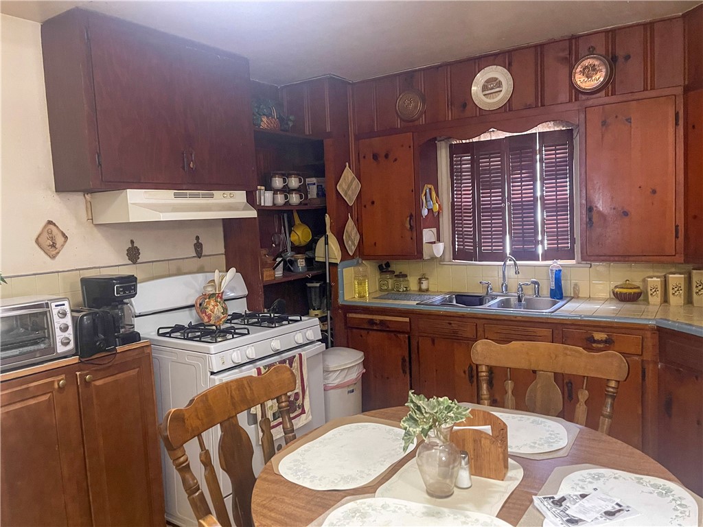 826 E Lott Ave Property Photo 11