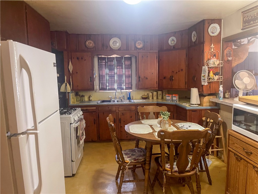 826 E Lott Ave Property Photo 12