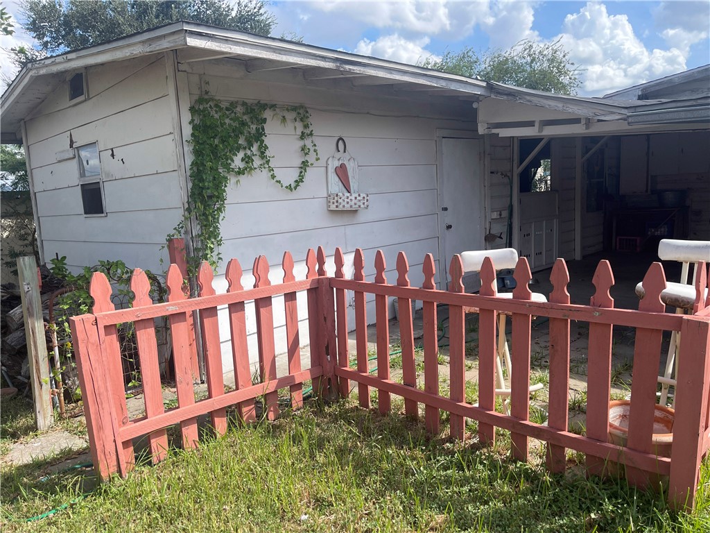 826 E Lott Ave Property Photo 19