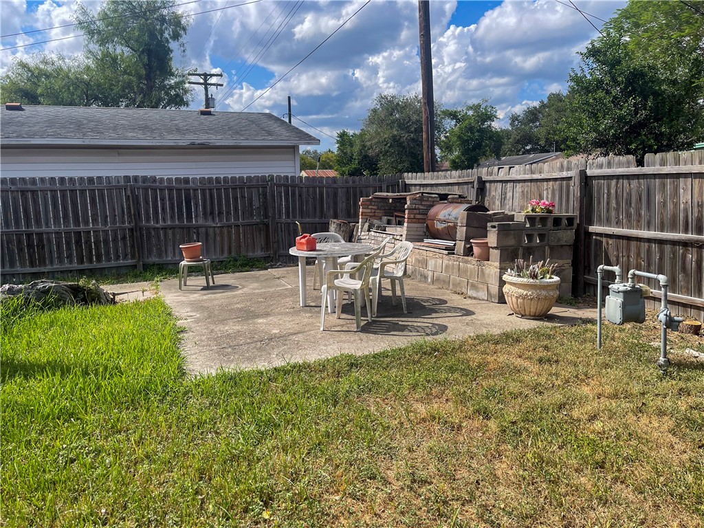 826 E Lott Ave Property Photo 21