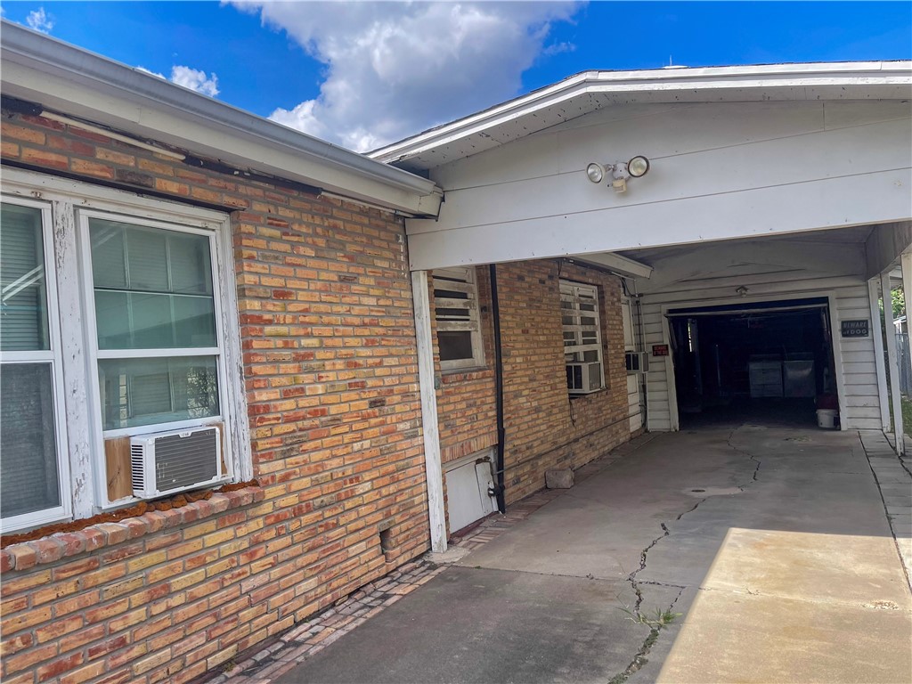 826 E Lott Ave Property Photo 22