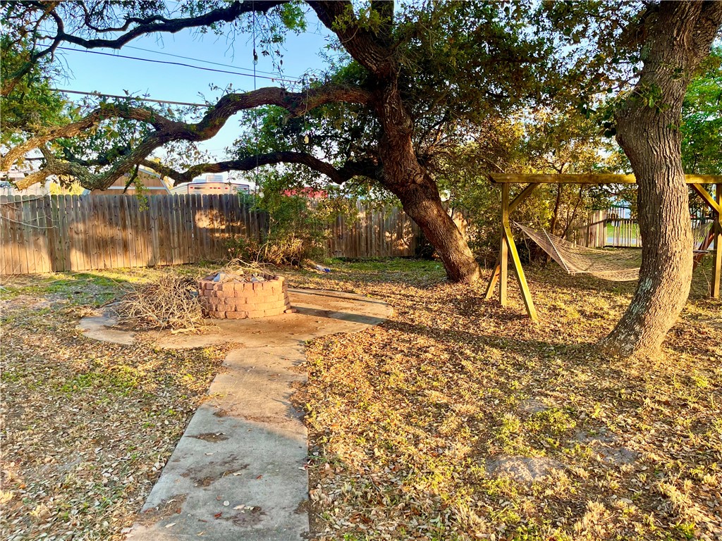 813 N Houston St Property Photo 14