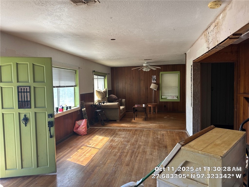 1601 Merriman Ave Property Photo 4