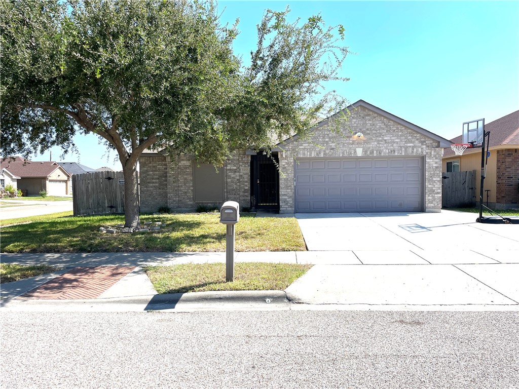 2302 Tropical Wind Dr Property Photo 1