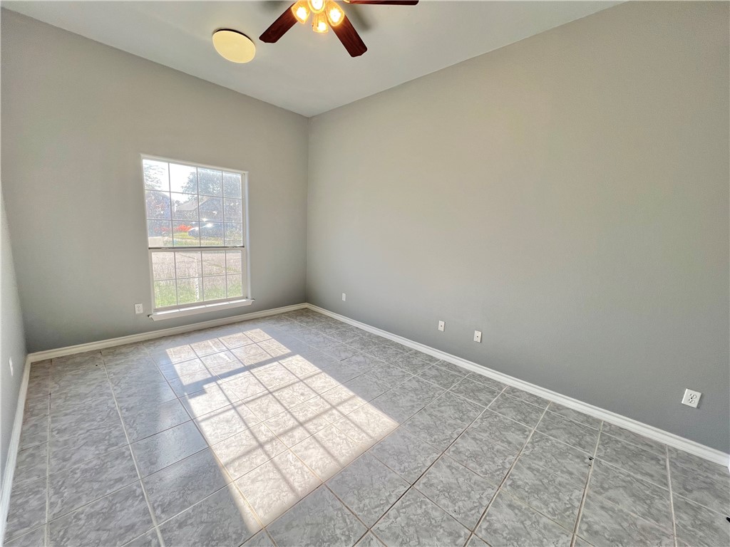 7921 Etienne Dr Property Photo 21
