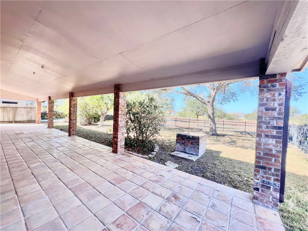 7921 Etienne Dr Property Photo 37