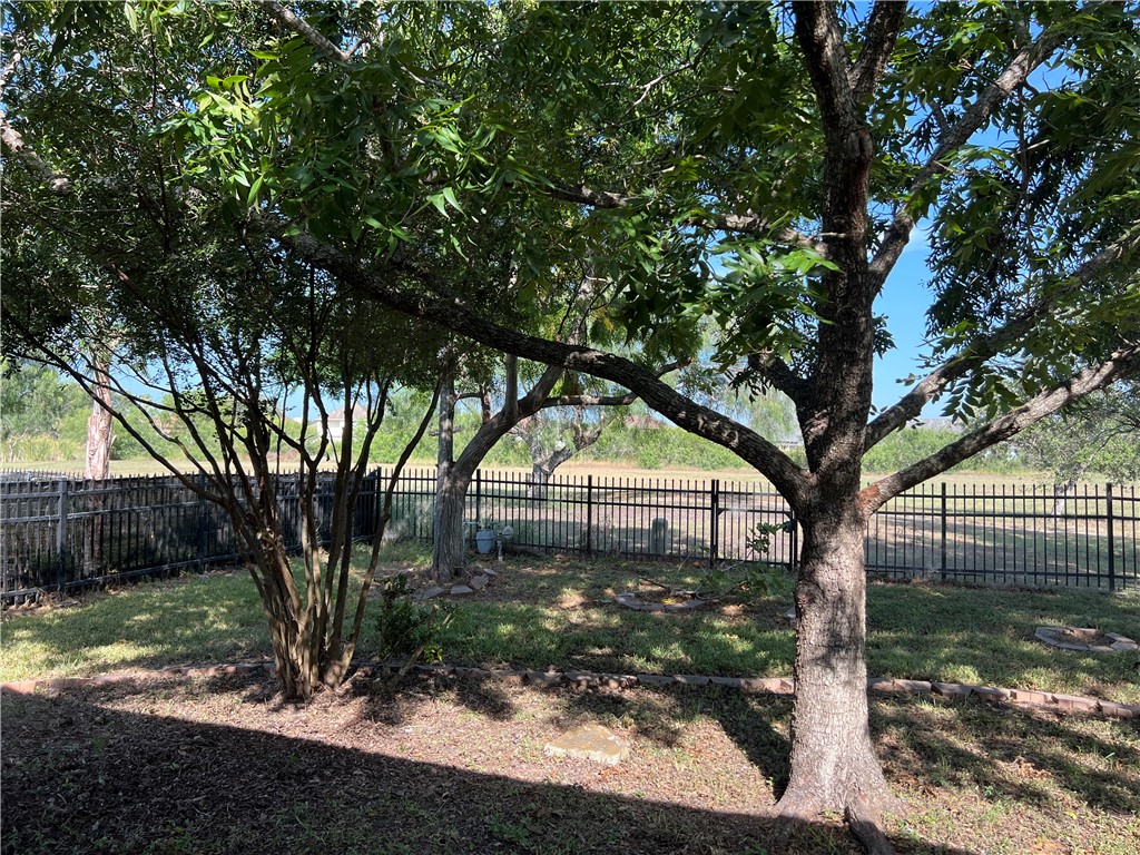 7921 Etienne Dr Property Photo 39