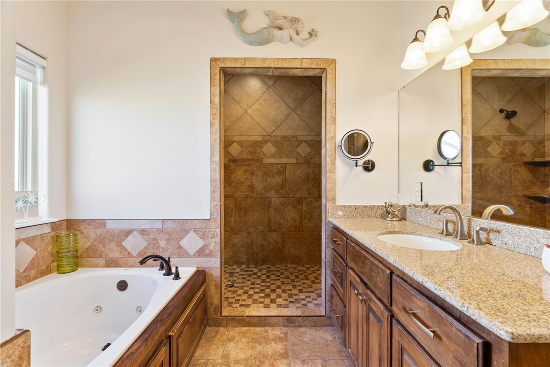 7064 Buddy Ganem Dr Property Photo 17